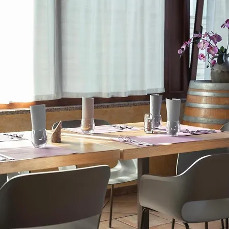 فندق Al Benvenuto & Restaurant تولميتزو