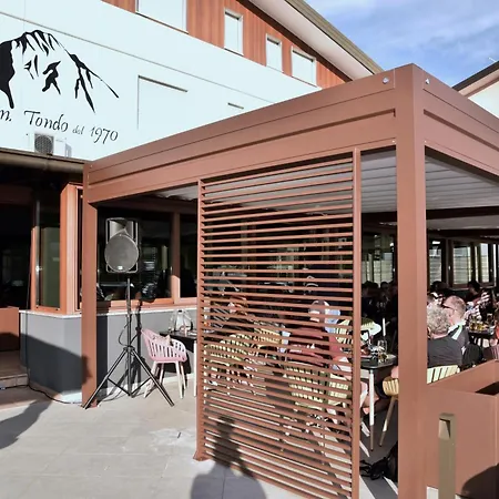 Al Benvenuto & Restaurant 3* تولميتزو